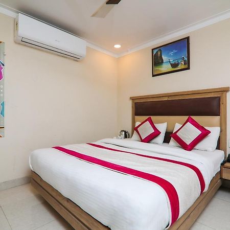 Hotel Amar International New Delhi Exterior photo