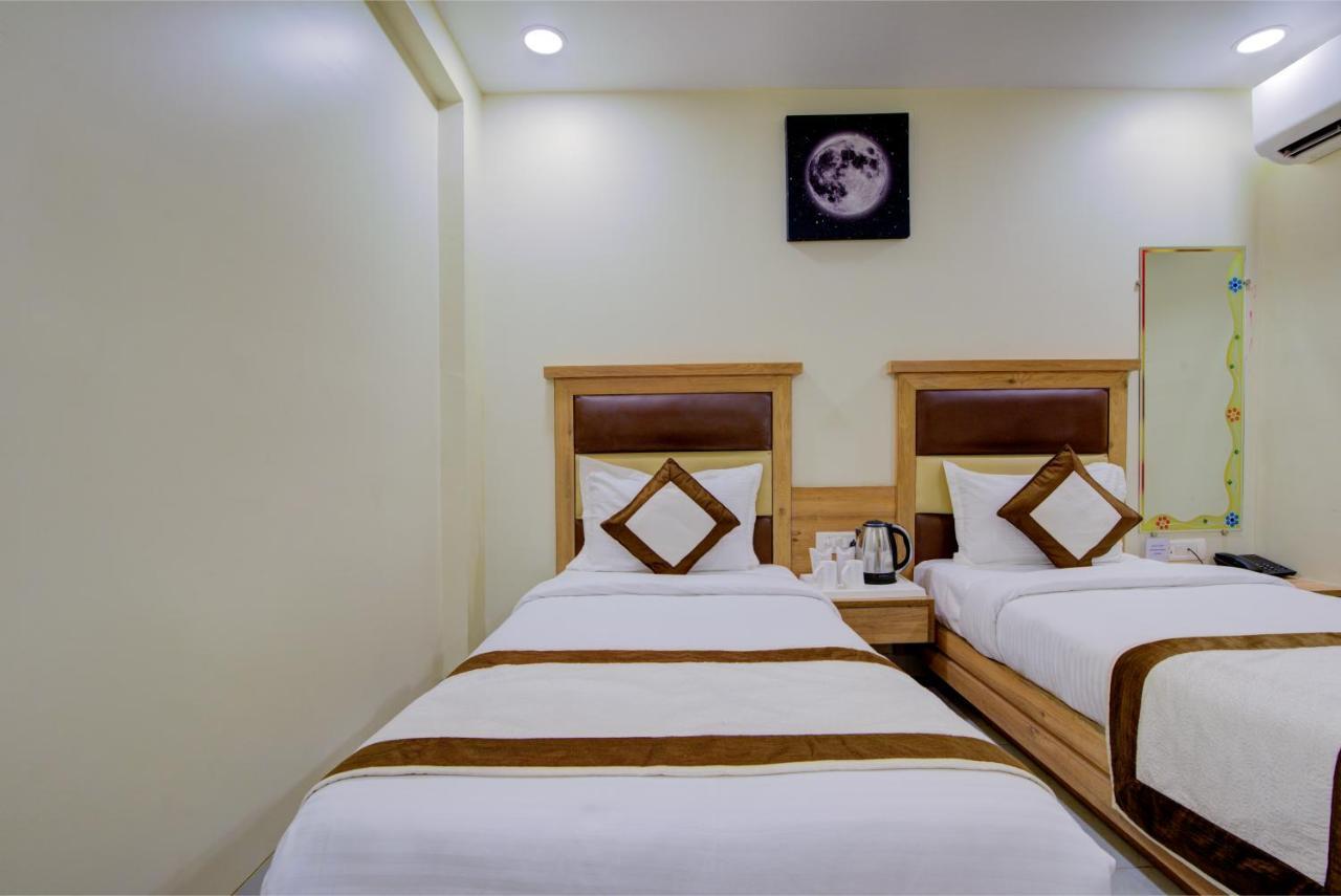 Hotel Amar International New Delhi Exterior photo