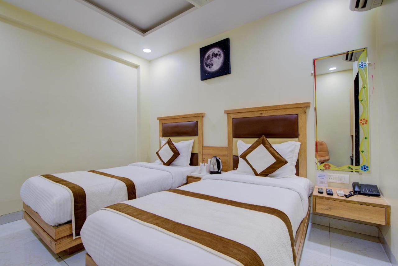 Hotel Amar International New Delhi Exterior photo