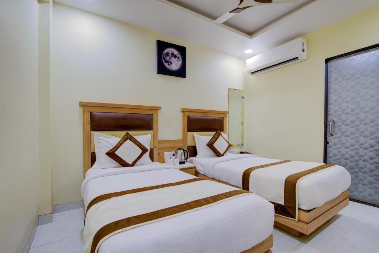 Hotel Amar International New Delhi Exterior photo
